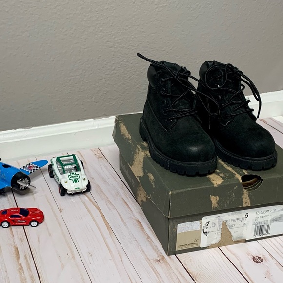 Black Waterproof Timberland Boots 🥾 - Picture 8 of 9